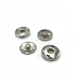 Кнопка пришивна, матерiал: метал, діаметр: 15мм, колір: silver. Код товару: (08)
